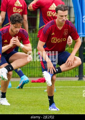 AMSTERDAM, NIEDERLANDE - 24. JUNI: Youri Regeer von Ajax während der ersten Trainingssaison 2022/2023 von Ajax im sportpark De Toekomst am 24. Juni 2022 in Amsterdam, Niederlande. (Foto von Joris Verwijst/Orange Picturs) Stockfoto