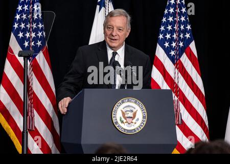 Plainfield, USA. 24.. Juni 2022. Vizepräsidentin Kamala Harris spricht beim C.W. Avery Family YMCA am Freitag, 24. Juni 2022 in Plainfield, IL. (Foto von Christopher Dilts/Sipa USA) Quelle: SIPA USA/Alamy Live News Stockfoto