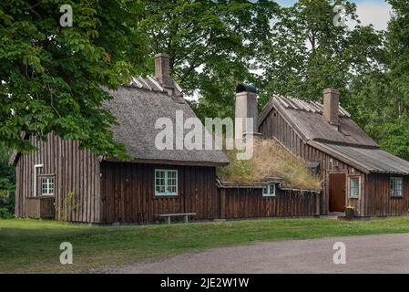 Karlstorpsstugan ist ein altes Reethaus, in dem der schwedische König Karl XII eine Nacht verbrachte, Halmstad, Schweden, 20. Juni 2022 Stockfoto