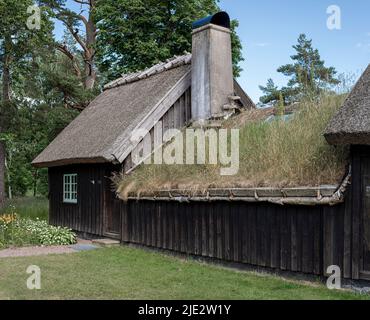 Karlstorpsstugan ist ein altes Reethaus, in dem der schwedische König Karl XII eine Nacht verbrachte, Halmstad, Schweden, 20. Juni 2022 Stockfoto