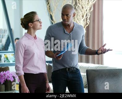 MELISSA BENOIST, MEHCAD BROOKS, SUPERGIRL, 2015 Stockfoto