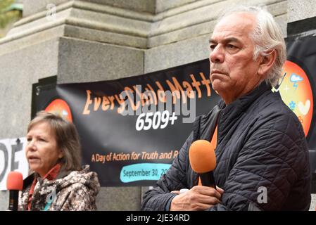 Ghislain Picard, Vorsitzender der Versammlung der Ersten Nationen Quebec und Labrador, bei der Montreal-Demonstration zum Nationalen Tag für Wahrheit und Versöhnung, die die dunkle Vergangenheit der indischen Wohnschulen in Kanada am 2021. September beleuchtet Stockfoto