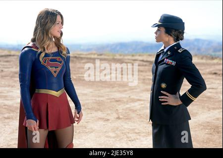 MELISSA BENOIST, JENNA DEWAN TATUM, SUPERGIRL, 2015 Stockfoto