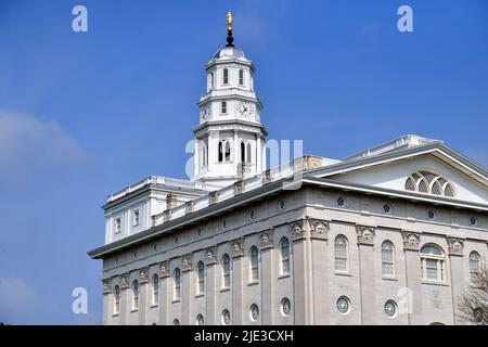 Nauvoo, Illinois, USA. Der Nauvoo Illinois Tempel, erbaut im Stil der griechischen Wiederbelebung, wurde 2002 eingeweiht. Stockfoto