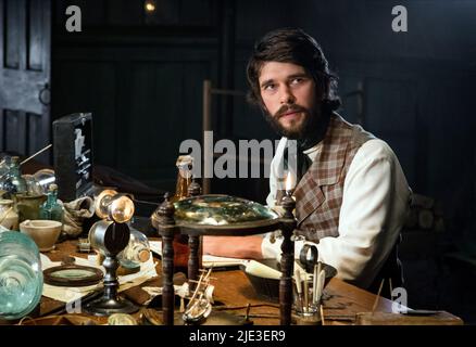 BEN WHISHAW, IM HERZEN DES MEERES, 2015 Stockfoto