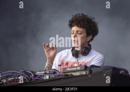 PORTSMOUTH, ENGLAND: Annie Mac tritt während des 3. Tages des Victorious Festivals auf der Bühne mit: Annie Mac wo: Portsmouth, Großbritannien Wann: 29 Aug 2021 Credit: Neil Lupine/WENN Stockfoto