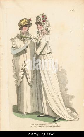 Zeitschrift für Damenmode von London und Paris: London Walking Dresses, Verlag: Richard Phillips, London, 1798 - 1806, Papier, Gravur, Höhe 213 mm × Breite 130 mm Stockfoto