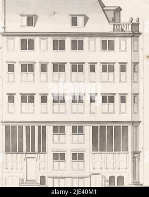 Fassade eines Wohnhauses in Amsterdam, Bastiaen Stopendael, nach Philips Vinckboons (II), 1674, Fassade entlang des TIJ(e)-Kanals, jetzt Prins Hendrikkade, erbaut im Auftrag von Maarten Fransz. Van der Schilde in den Jahren 1649-1650. Dieses Gebäude stand auf dem Gelände des heutigen Schifffahrtshauses. Das Haus wurde von Philips Vingboons entworfen., Druckerei: Bastiaen Stopendael, (auf Objekt erwähnt), Philips Vinckboons (II), (auf Objekt erwähnt), Amsterdam, 1674, Papier, Radierung, Gravur, H 420 mm × B 291 mm Stockfoto