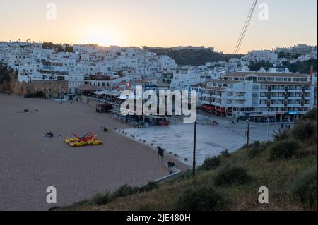 Albufeira, Portugal. 2022 Mai 12 . Stadtbild der touristischen Betreuung von Albufeira an der Algarve, Portugal. Stockfoto