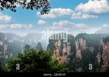 Einzigartige große schöne hunan wuling unter Brunnen tianmen eröffnet Show eine china-Süd Stockfoto