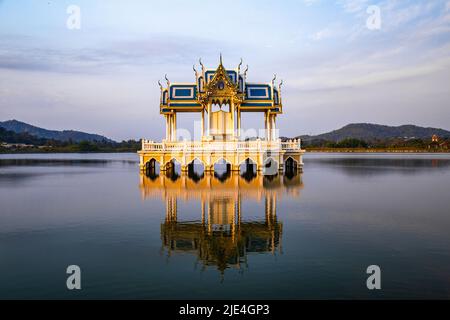 Thai Pavillion Khao Tao Reservoir in Hua hin, Prachuap Khiri Khan, Thailand Stockfoto