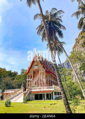 Wat Khao Daeng Tempel in Prachuap Khiri Khan, Thailand Stockfoto