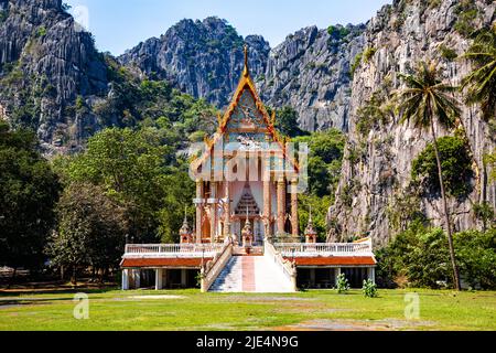 Wat Khao Daeng Tempel in Prachuap Khiri Khan, Thailand Stockfoto