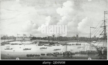 Die erste Ruderregatta des Royal Dutch Yachtclub, die am 10. Juni 1846 auf der Maas in Rotterdam stattfand. Blick auf die Maas mit den teilnehmenden Ruderbooten, die im Zentrum am Ziel ankommen, rechts im Vordergrund ein großes Schiff mit Fahnen und viele kleine Boote mit Zuschauern auf dem Wasser. Auf der anderen Seite der öffentliche Stand, Gezigt, das erste Spiel des Königlich Niederländischen Yacht-Clubs auf der Maas in Rotterdam, am 10.. Juni 1846., Druckerei: G. Engels, (auf Objekt erwähnt), Druckerei: Frederik Böger, (auf Objekt erwähnt), Niederlande, 1846, Papier, h Stockfoto