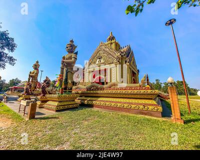 Wat Khao Kalok Goldtempel in Prachuap Khiri Khan, Thailand Stockfoto