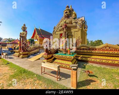 Wat Khao Kalok Goldtempel in Prachuap Khiri Khan, Thailand Stockfoto