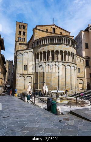 Chiesa di Santa Maria della Pieve auf der Piazza Grande (Westseite) im historischen Stadtzentrum von Arezzo in der Toskana, Italien Stockfoto