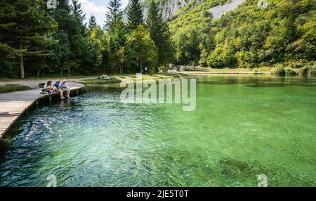 Naturschutzgebiet Nembia. Naturalistische Oase des Nembia-Sees im westlichen Trentino-Südtirol - Naturpark Adamello-Brenta - Norditalien Stockfoto