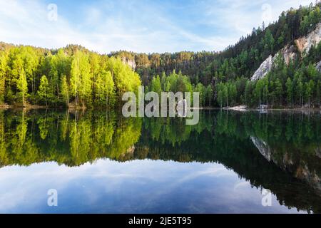 Adrspach See, Teil des Naturreservats Adrspach-Teplice Rocks, Tschechische Republik Stockfoto