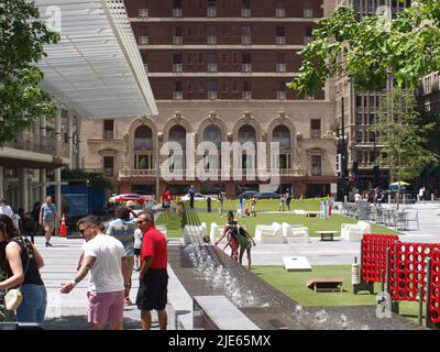 Thanksgiving Square, AT&T Discovery District, mehr Stockfoto