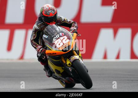 Assen, Niederlande. 25. Juni 2022. ASSEN, NIEDERLANDE - 25. JUNI: Sam Lowes vom elf Marc VDS Racing Team und dem Vereinigten Königreich von Großbritannien und Nordirland beim Qualifying für die MotoGP2 Niederlande beim TT Assen am 25. Juni 2022 in Assen, Niederlande. (Foto von Andre Weening/Orange Picics) Credit: Orange Pics BV/Alamy Live News Stockfoto