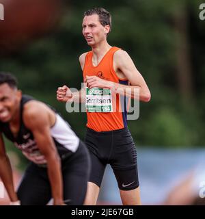 APELDOORN, NIEDERLANDE - 25. JUNI: Lars Gerritsen aus den Niederlanden nimmt an der Men's 1500m Serie des ASICS NK Atletiek 2022 - Day 2 bei der AV '34 am 25. Juni 2022 in Apeldoorn, Niederlande, Teil. (Foto von Peter Lous/Orange Picturs) Stockfoto