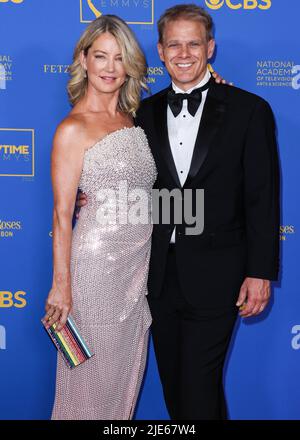 PASADENA, LOS ANGELES, KALIFORNIEN, USA - 24. JUNI: Cynthia Watros kommt bei den Daytime Emmy Awards 49. an, die am 24. Juni 2022 im Pasadena Convention Center in Pasadena, Los Angeles, Kalifornien, USA, abgehalten wurden. (Foto von Xavier Collin/Image Press Agency) Stockfoto