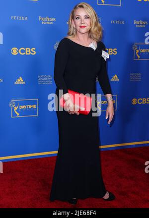 PASADENA, LOS ANGELES, KALIFORNIEN, USA - 24. JUNI: Melody Thomas Scott kommt bei den Daytime Emmy Awards 49. an, die am 24. Juni 2022 im Pasadena Convention Center in Pasadena, Los Angeles, Kalifornien, USA, abgehalten wurden. (Foto von Xavier Collin/Image Press Agency) Stockfoto