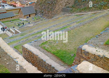 Die Terrassen von Pumatallis in der Zitadelle der Ollantaytambo Inkas, Provinz Urubamba, heiliges Tal der Inkas, Region Cusco, Peru, Südamerika Stockfoto