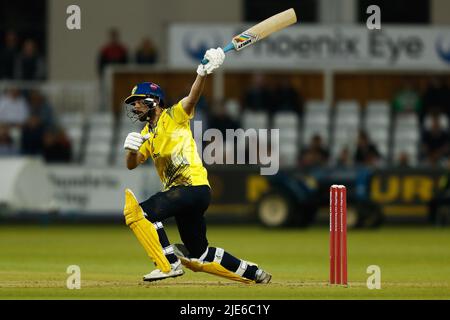 CHESTER LE STREET, IK. JUN 24. Ned Eckersley von Durham Fledermäuse während der Vitality T20 Blast Spiel zwischen Durham County Cricket Club und Nottinghamshire im Seat Unique Riverside, Chester le Street am Freitag 24. Juni 2022. (Kredit: Will Matthews | MI News) Kredit: MI News & Sport /Alamy Live News Stockfoto