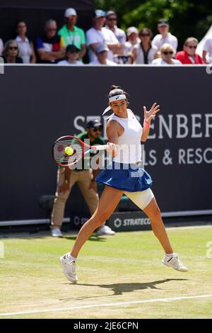 Bad Homburg, Deutschland. 25.. Juni 2022. Tennis: WTA Tour, Wettkampf, Finaleinzel, Frauen, Andreescu (Kanada)- Garcia (Frankreich). Caroline Garcia in Aktion. Quelle: Thomas Frey/dpa/Alamy Live News Stockfoto