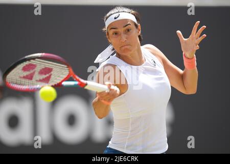 Bad Homburg, Deutschland. 25.. Juni 2022. Tennis: WTA Tour, Wettkampf, Finaleinzel, Frauen, Andreescu (Kanada)- Garcia (Frankreich). Caroline Garcia in Aktion. Quelle: Thomas Frey/dpa/Alamy Live News Stockfoto