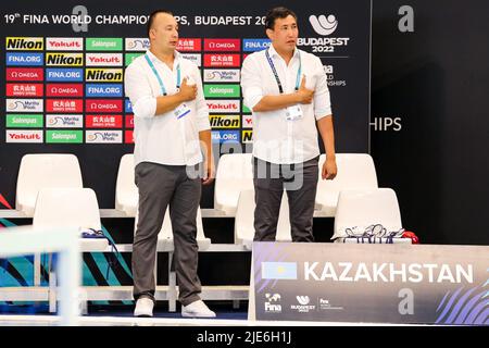 SZEGED, UNGARN - 25. JUNI: Cheftrainer Rustam Ukumanov aus Kasachstan während der FINA World Championships Budapest 2022 Spiel zwischen Kasachstan und Serbien am 25. Juni 2022 in Szeged, Ungarn (Foto: Albert ten Hove/Orange Picts) Stockfoto