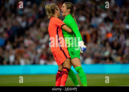 Freitag, 24.. Juni 2022. Mary Earps feiert. England vs. Niederlande. International freundlich in Elland Road (Leeds, Großbritannien). Stockfoto