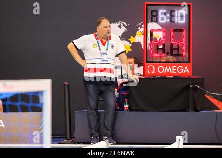 SZEGED, UNGARN - 25. JUNI: Cheftrainer Dejan Savic aus Serbien während der FINA World Championships Budapest 2022 Spiel zwischen Kasachstan und Serbien am 25. Juni 2022 in Szeged, Ungarn (Foto: Albert ten Hove/Orange Picics) Stockfoto