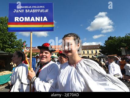 Straznice, Tschechische Republik. 25.. Juni 2022. Internationales Folklorefestival Straznice 2022 in Straznice, Tschechische Republik, 25. Juni 2022. Quelle: Igor Zehl/CTK Photo/Alamy Live News Stockfoto