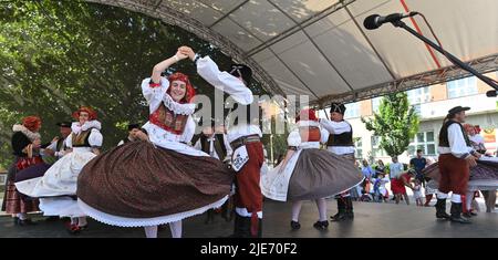 Straznice, Tschechische Republik. 25.. Juni 2022. Internationales Folklorefestival Straznice 2022 in Straznice, Tschechische Republik, 25. Juni 2022. Quelle: Igor Zehl/CTK Photo/Alamy Live News Stockfoto