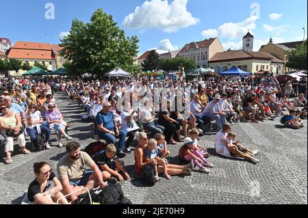 Straznice, Tschechische Republik. 25.. Juni 2022. Internationales Folklorefestival Straznice 2022 in Straznice, Tschechische Republik, 25. Juni 2022. Quelle: Igor Zehl/CTK Photo/Alamy Live News Stockfoto