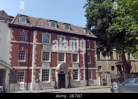 Bistro Du Vin im Hotel Du Vin, Narrow Lewins Mead, Bristol Centre, Sommer 2022 Stockfoto