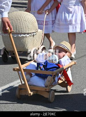 Straznice, Tschechische Republik. 25.. Juni 2022. Internationales Folklorefestival Straznice 2022 in Straznice, Tschechische Republik, 25. Juni 2022. Quelle: Igor Zehl/CTK Photo/Alamy Live News Stockfoto