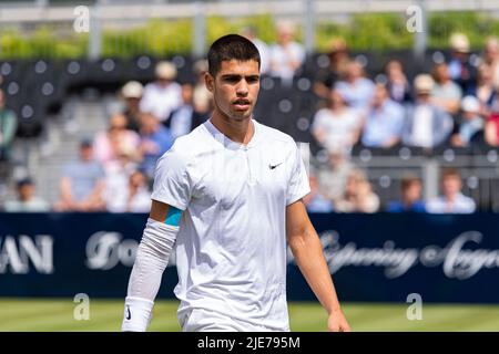 LONDON, GROSSBRITANNIEN. Juni 25, 2022. Carlos Alcaraz aus Spanien gegen Casper Ruud während der ATP EXHO Single des Giorgio Armani Tennis Classic im Hurlingham Club am Samstag, den 25. Juni 2022 in LONDON, ENGLAND. Kredit: Taka G Wu/Alamy Live Nachrichten Stockfoto