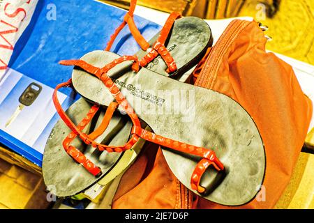 Reparatur Schuhe im Schuhe und Schlüsseldienst Saladauski Hannover .Linden. Stockfoto