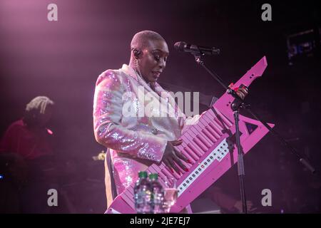 Laura Mvula spielt ihre erste Live-Show in London in der Islington Assembly Hall mit: Laura Mvula wo: London, Großbritannien Wann: 02 Sep 2021 Credit: Phil Lewis/WENN Stockfoto