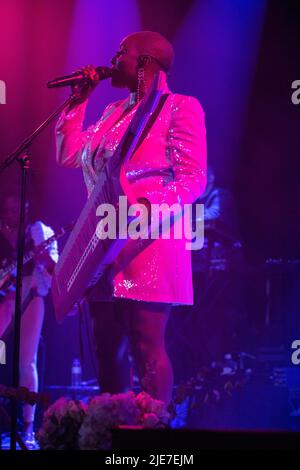 Laura Mvula spielt ihre erste Live-Show in London in der Islington Assembly Hall mit: Laura Mvula wo: London, Großbritannien Wann: 02 Sep 2021 Credit: Phil Lewis/WENN Stockfoto