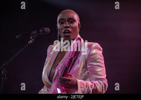 Laura Mvula spielt ihre erste Live-Show in London in der Islington Assembly Hall mit: Laura Mvula wo: London, Großbritannien Wann: 02 Sep 2021 Credit: Phil Lewis/WENN Stockfoto