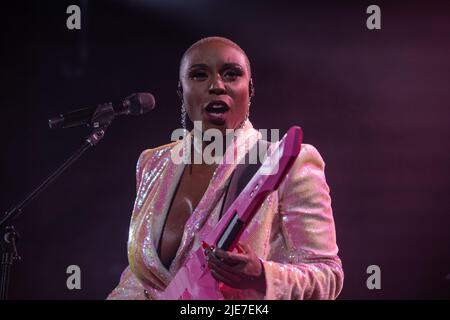 Laura Mvula spielt ihre erste Live-Show in London in der Islington Assembly Hall mit: Laura Mvula wo: London, Großbritannien Wann: 02 Sep 2021 Credit: Phil Lewis/WENN Stockfoto