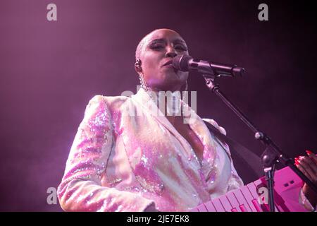 Laura Mvula spielt ihre erste Live-Show in London in der Islington Assembly Hall mit: Laura Mvula wo: London, Großbritannien Wann: 02 Sep 2021 Credit: Phil Lewis/WENN Stockfoto