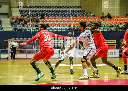 Hyderabad, Telangana, Indien. 25.. Juni 2022. 24. Asian Mens Club League Champion Tag 4 der Vorrunde 4 Gruppe b Spiel zwischen AL Najma gegen AL Kuwait.AL Najma schlägt Al Kuwait mit einem Margian Tor.Endstand AL Najma 30 - Al Kuwait 29. (Bild: © Varun Kumar Mukhia/Pacific Press via ZUMA Press Wire) Stockfoto