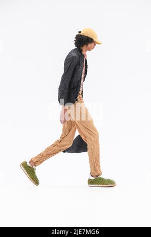 Paris, Frankreich. 25.. Juni 2022. LOEWE SS23 Runway während der Paris Fashion Week Menswear am 2022. Juni - Paris, Frankreich. 25/06/2022 Credit: dpa/Alamy Live News Stockfoto