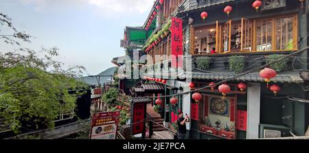 Jioufen Village, Taipei - APR 24, 2022 : wunderschöner Blick auf das Dorf Jioufen, New Taipei City, Taiwan Stockfoto